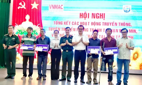Chung tay vì một Việt Nam không còn bom mìn