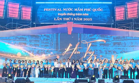 Khai mạc Festival nước mắm Phú Quốc “hồn túy đảo ngọc”