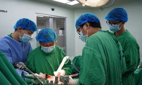 Lần đầu tiên sử dụng hệ thống dao mổ siêu âm CUSA trong phẩu thuật cắt gan tại Đồng bằng sông Cửu Long