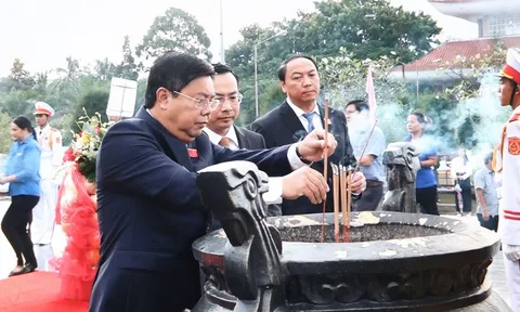 Đoàn đại biểu Tỉnh ủy An Giang viếng Nghĩa trang liệt sĩ tỉnh nhân dịp Đại hội Đảng bộ tỉnh lần thứ I, nhiệm kỳ 2025 – 2030