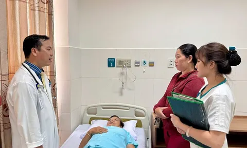 Thực hiện giải pháp ít xâm lấn cho người bệnh cao tuổi bị sỏi ống mật chủ