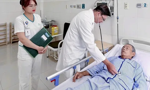 Cứu sống bệnh nhân nguy cơ vỡ phình động mạch chủ bụng