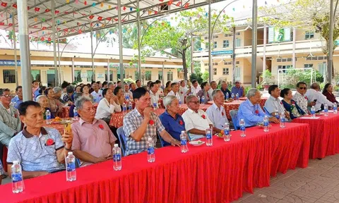 Cà Mau: Họp mặt cựu giáo viên, học sinh thời kỳ kháng chiến chống Mỹ