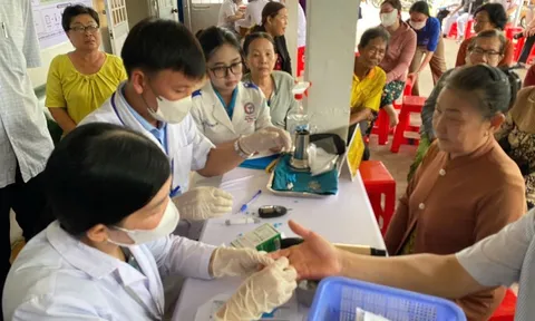 Cà Mau: Đồng loạt ra quân chiến dịch khám sàng lọc miễn phí đợt 3, hướng tới mục tiêu quản lý sức khỏe cho trên 40% dân số toàn tỉnh