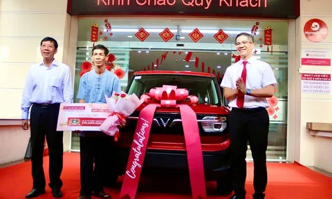 Tìm ra chủ nhân xe VinFast VF3 của Chương trình tiết kiệm dự thưởng “Mã đáo phú quý - Gửi tiền như ý” tại Agribank