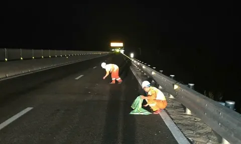 Nhiều ô tô thủng lốp trên cao tốc: Ngăn chặn kịp thời xe chở phế liệu