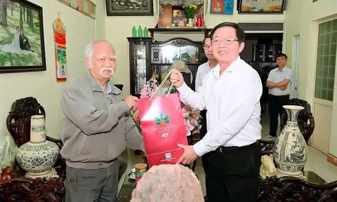 Gia Lai: Phó Thủ tướng Hồ Quốc Dũng thăm, tri ân nguyên lãnh đạo tỉnh Gia Lai