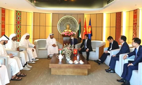 Bộ trưởng Công Thương tới UAE và những lời hứa từ 'rốn' dầu thế giới