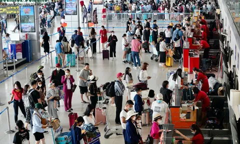 Khuyến cáo hành khách qua sân bay Nội Bài dịp cao điểm 30/4