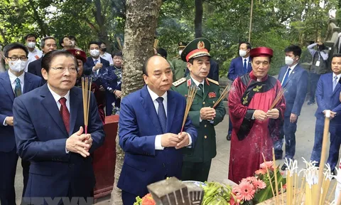 Chủ tịch Nước Nguyễn Xuân Phúc dâng hương Giỗ Tổ Hùng Vương năm 2022