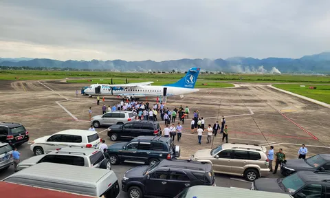 Chủ tịch nước Nguyễn Xuân Phúc lên thăm và làm việc tại Tỉnh Điện Biên