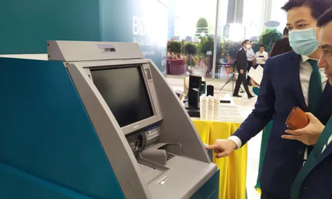 Rút tiền tại ATM bằng căn cước công dân: Mất tiền ai chịu trách nhiệm?