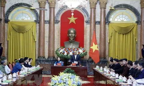 Chủ tịch nước gặp mặt Đoàn đại biểu người có uy tín trong đồng bào dân tộc thiểu số tỉnh Tuyên Quang