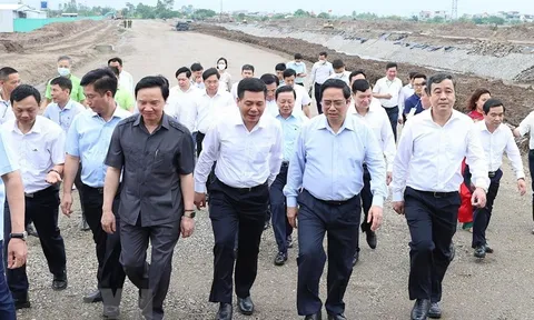 Thủ tướng thăm, khảo sát các cơ sở kinh tế-xã hội tại tỉnh Thái Bình