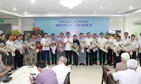 Lãnh đạo tỉnh Hải Dương chúc mừng các nhà báo Câu lạc bộ Sao Đỏ (RSC)