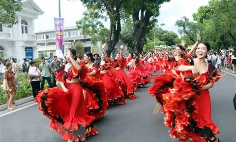 Festival Huế 2022: Rực rỡ sắc màu văn hóa trong lễ hội đường phố