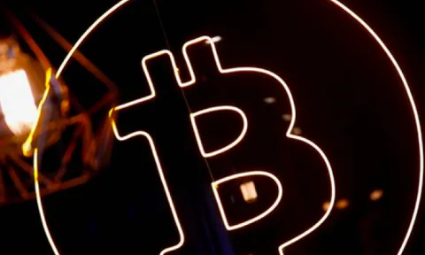 Vì sao thị trường tiền số bốc hơi 2.000 tỷ USD?