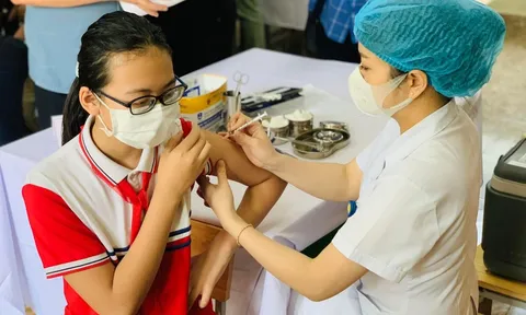 Không tiêm vaccine phải ký cam kết, chịu trách nhiệm: Chuyên gia nói gì?