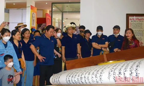 Bảo tàng tỉnh Quảng Bình đón hàng trăm lượt khách đến tham quan