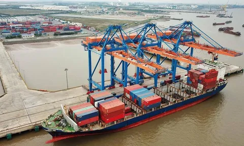 Có nên phân cấp bến, cảng, luồng tuyến đường thủy cho địa phương?