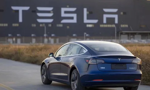 Giới bán khống khóc ròng vì cổ phiếu Tesla