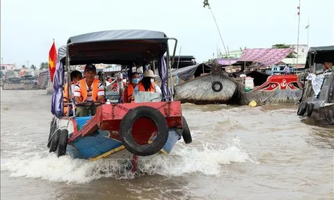Gần 84 nghìn lượt khách tham quan chợ nổi Cái Răng