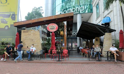 Áp lực lạm phát rót lên ly cà phê
