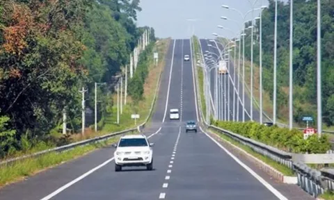 Kết luận của Phó Thủ tướng tại cuộc họp về triển khai thực hiện Dự án đường cao tốc Gia Nghĩa (Đắk Nông)-Chơn Thành (Bình Phước)   