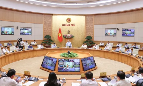 Thủ tướng Chính phủ: Nhiệm vụ trong 6 tháng cuối năm rất nặng nề