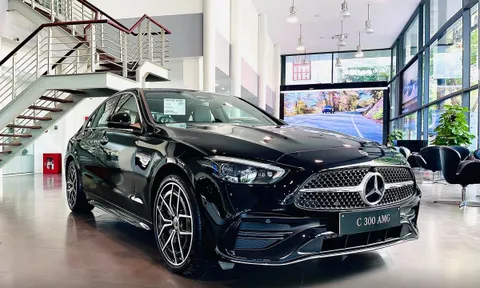 Nhà phân phối Mercedes tiếp tục lãi đậm