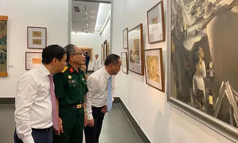 Trưng bày tác phẩm mỹ thuật về thương binh liệt sĩ chủ đề "Còn mãi với thời gian"