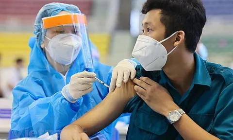 Việt Nam đẩy nhanh việc tiêm vaccine mũi 3, mũi 4