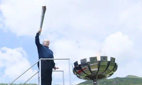 Thắp đuốc khoa học khai mạc tuần 'Gặp gỡ Việt Nam'