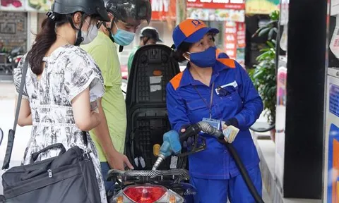 Thông qua Nghị quyết giảm kịch khung thuế bảo vệ môi trường đối với xăng, dầu, mỡ nhờn