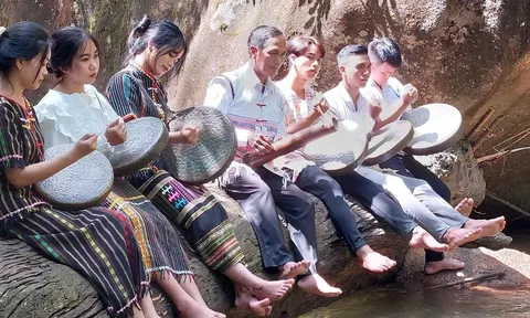 Tiếp lửa, trao truyền văn hóa người Mạ