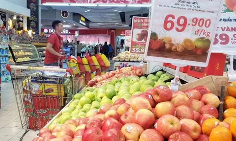 Giá xăng dầu giảm sâu, giá thị trường vẫn “đủng đỉnh”: Bộ Tài chính nói gì?
