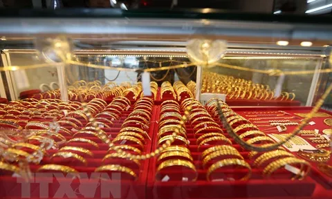 Giá vàng thế giới xác lập mức cao mới trong một tháng qua