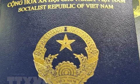 ĐSQ Việt Nam tại Séc ghi bị chú nơi sinh vào hộ chiếu mẫu mới