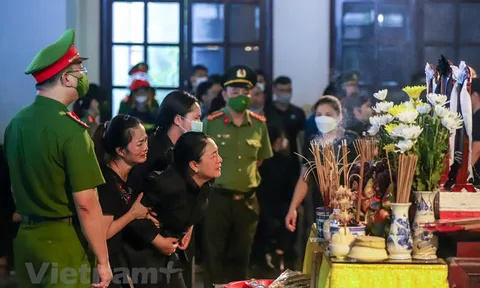 Nghẹn ngào người thân, đồng đội tiễn biệt 2 chiến sỹ hy sinh