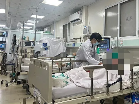 Vụ ngộ độc rượu 2 người tử vong: Chủ quán phải chịu trách nhiệm?
