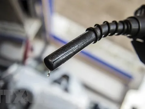 Giảm 10% thuế nhập khẩu ưu đãi mặt hàng xăng