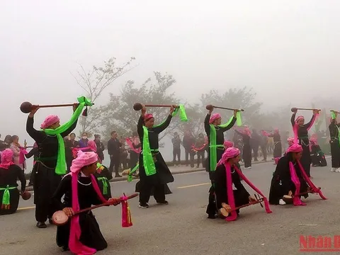 Bắn pháo hoa dịp Festival “Hương sắc Lào Cai - Tinh hoa Tây Bắc”