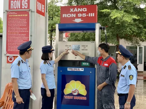 Tổng cục trưởng Tổng cục QLTT chỉ đạo “khẩn” Quản lý thị trường 63 tỉnh, thành trước nạn “găm hàng” xăng dầu