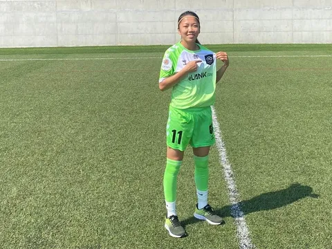 Tiền đạo Huỳnh Như lần đầu tiên ra sân thi đấu tại Bồ Đào Nha