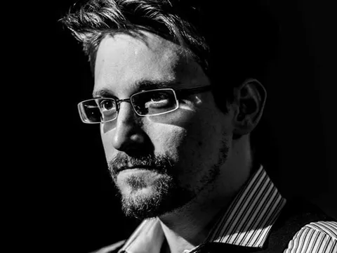 Tổng thống Nga ký sắc lệnh cấp quyền công dân cho Edward Snowden