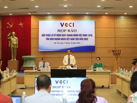 Công bố chuỗi hoạt động ý nghĩa chào mừng Ngày Doanh nhân Việt Nam 13/10