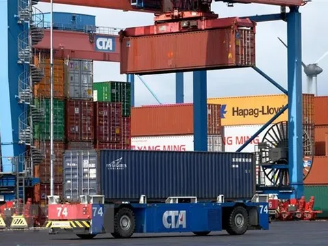 Kinh tế Đức tiếp tục tăng trưởng bất chấp nhiều khó khăn