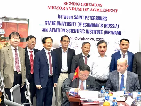 Viện khoa học Hàng không (ASI) ký kết hợp tác với Trường Kinh tế tổng hợp quốc gia Saint Peterburg (UNECON)