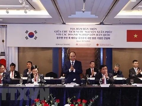 Chủ tịch nước chủ trì buổi tọa đàm với các doanh nghiệp lớn Hàn Quốc