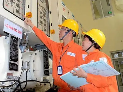 Bộ Công Thương yêu cầu EVN khẩn trương xây dựng phương án giá bán lẻ điện bình quân năm 2023